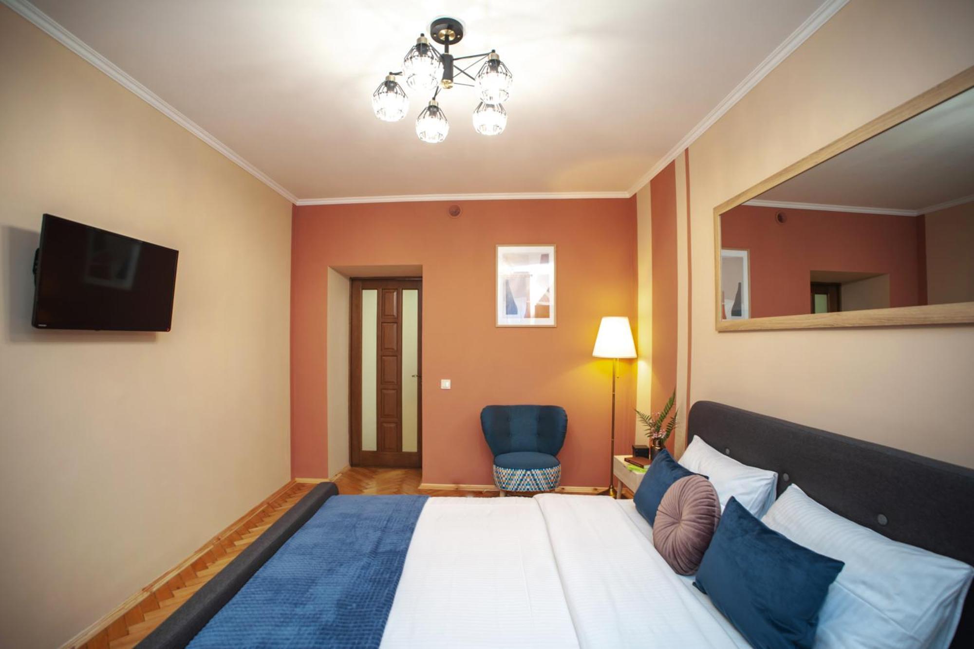 Romantic Suite, 3Mins To Rynok Square Львов Экстерьер фото